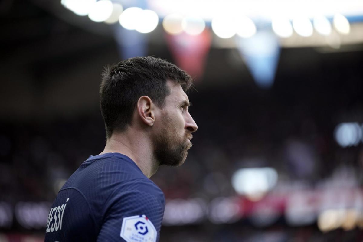 Messi, la dura protesta dei tifosi del PSG