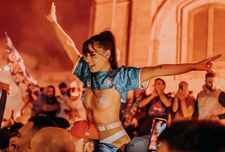Emy Buono, che show durante la festa del Napoli