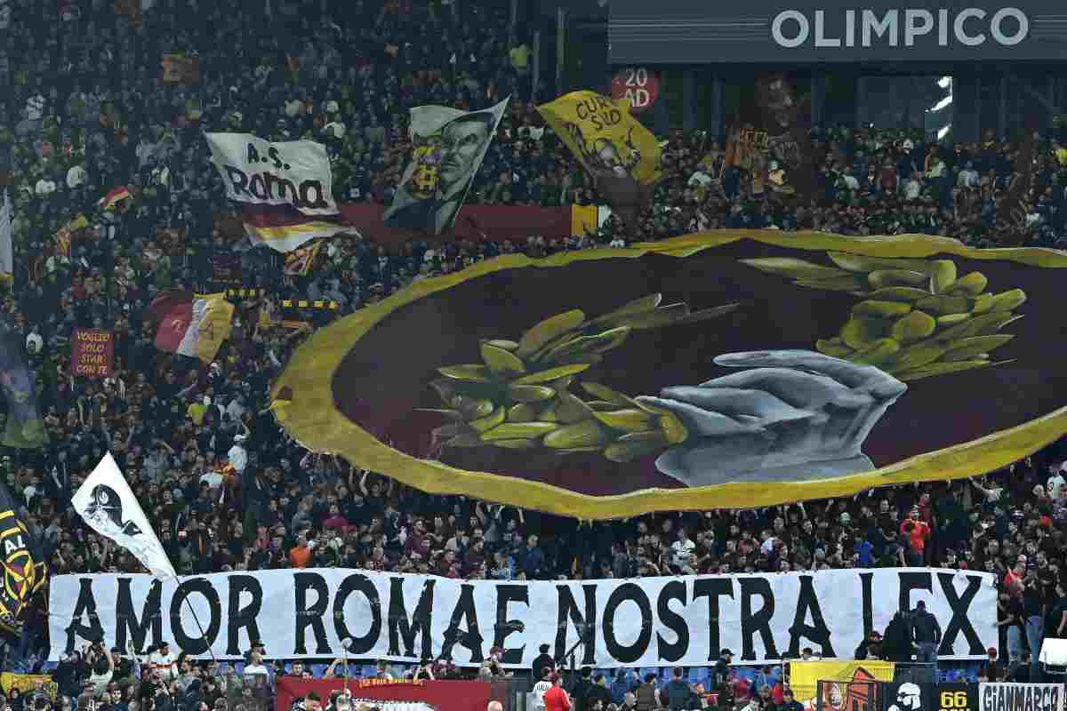 La curva sud della Roma. (ansa-tvplay)