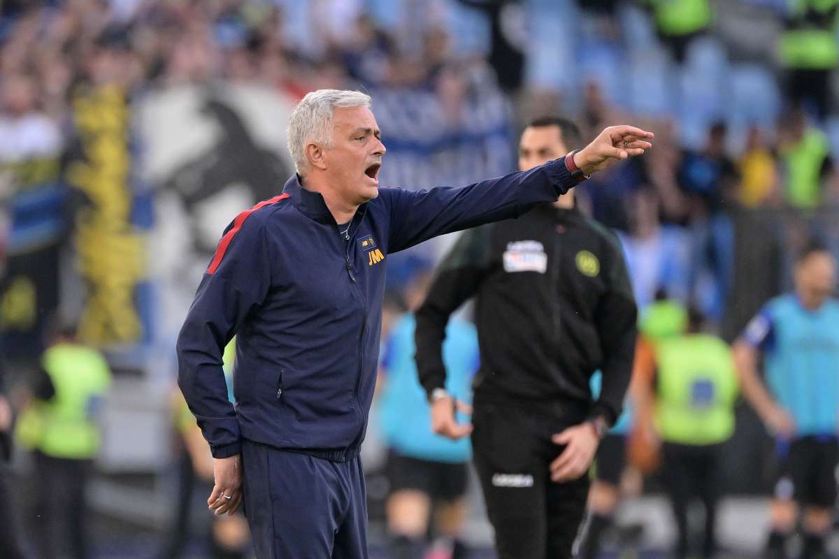 Mourinho va via