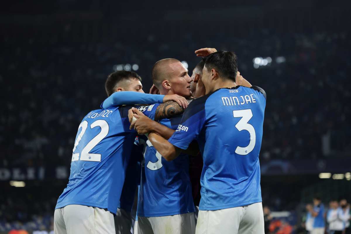 Napoli, bufera sul giocatore: l'insulto volgare alla Juve
