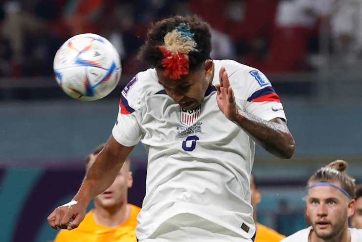 mckennie colpo di testa