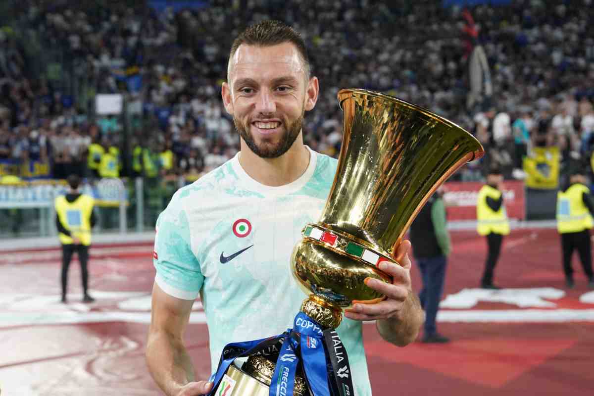 De Vrij resta all'Inter