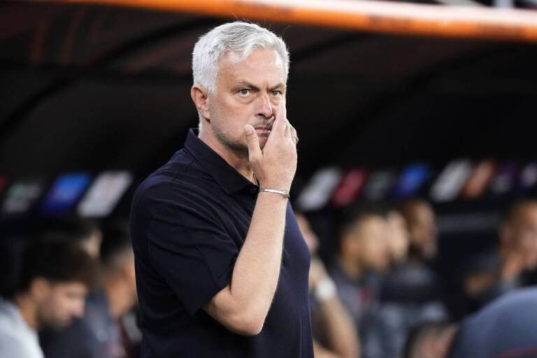 Mourinho, che attacco dall'ex giocatore