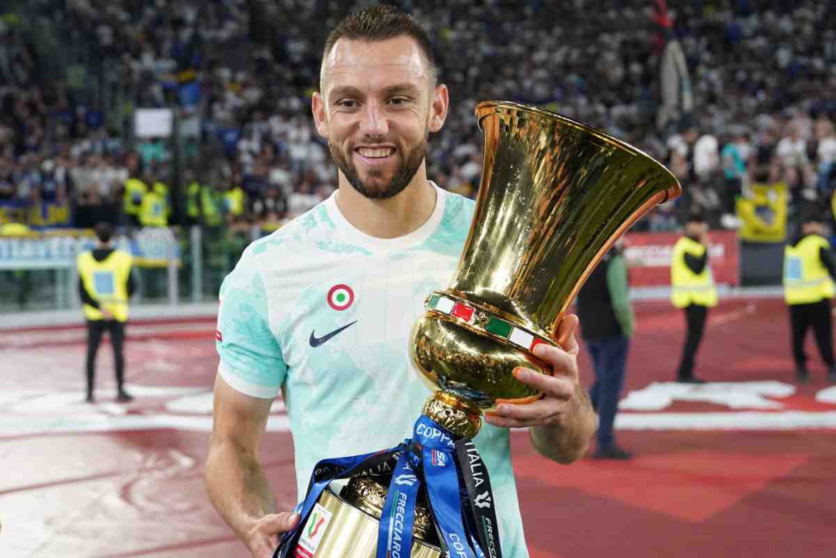 De Vrij resta all'Inter