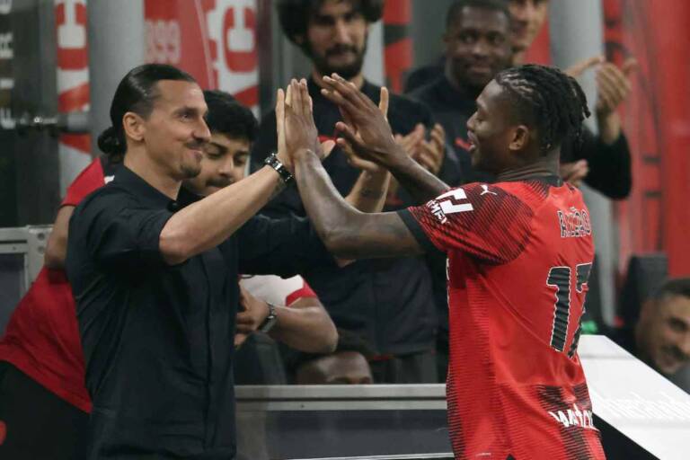 Zlatan Ibrahimovic e Rafael Leao. (ansa-tvplay)