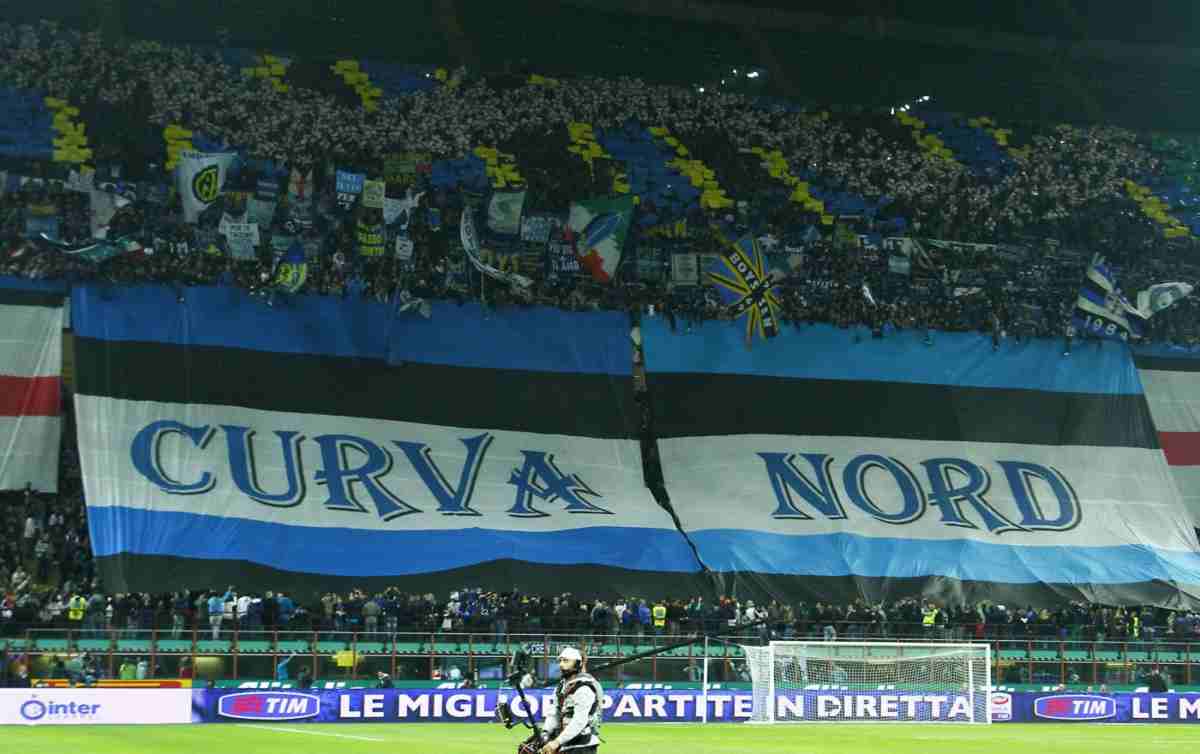 Tifosi dell'Inter contro Lukaku