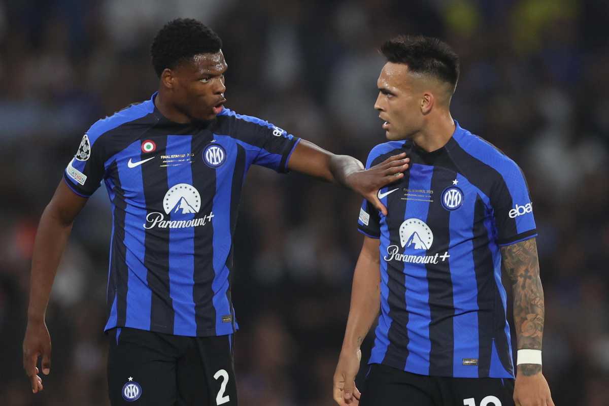 Denzel Dumfries e Lautaro Martinez. (ansa-tvplay)