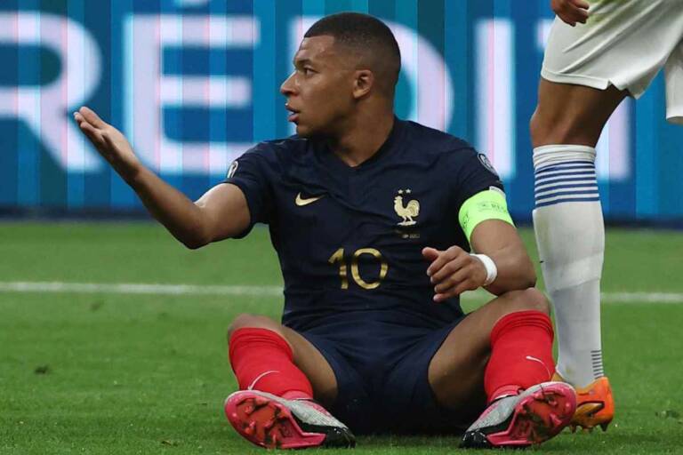 Kylian Mbappé attacco Leo