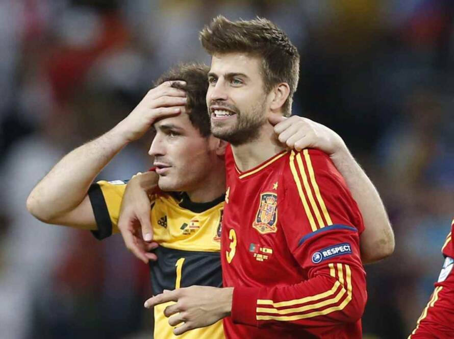 Iker Casillas e Gerard Pique. (ansa-tvplay)
