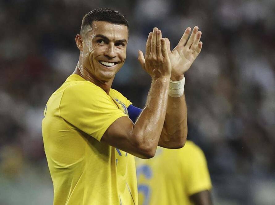 Ronaldo applaude