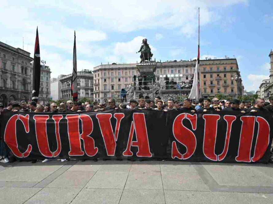 Curva Sud Milano. (ansa-tvplay)
