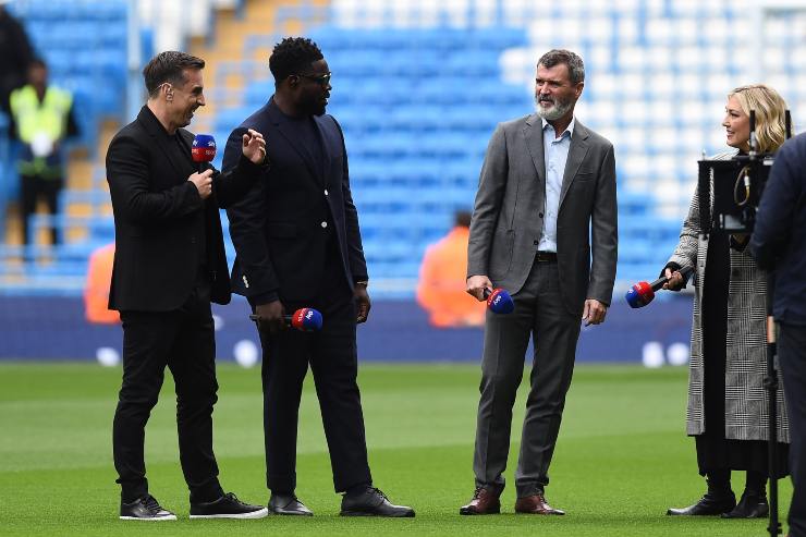 Micah Richards, inviato per Sky con Roy Keane. (ansa-tvplay) 