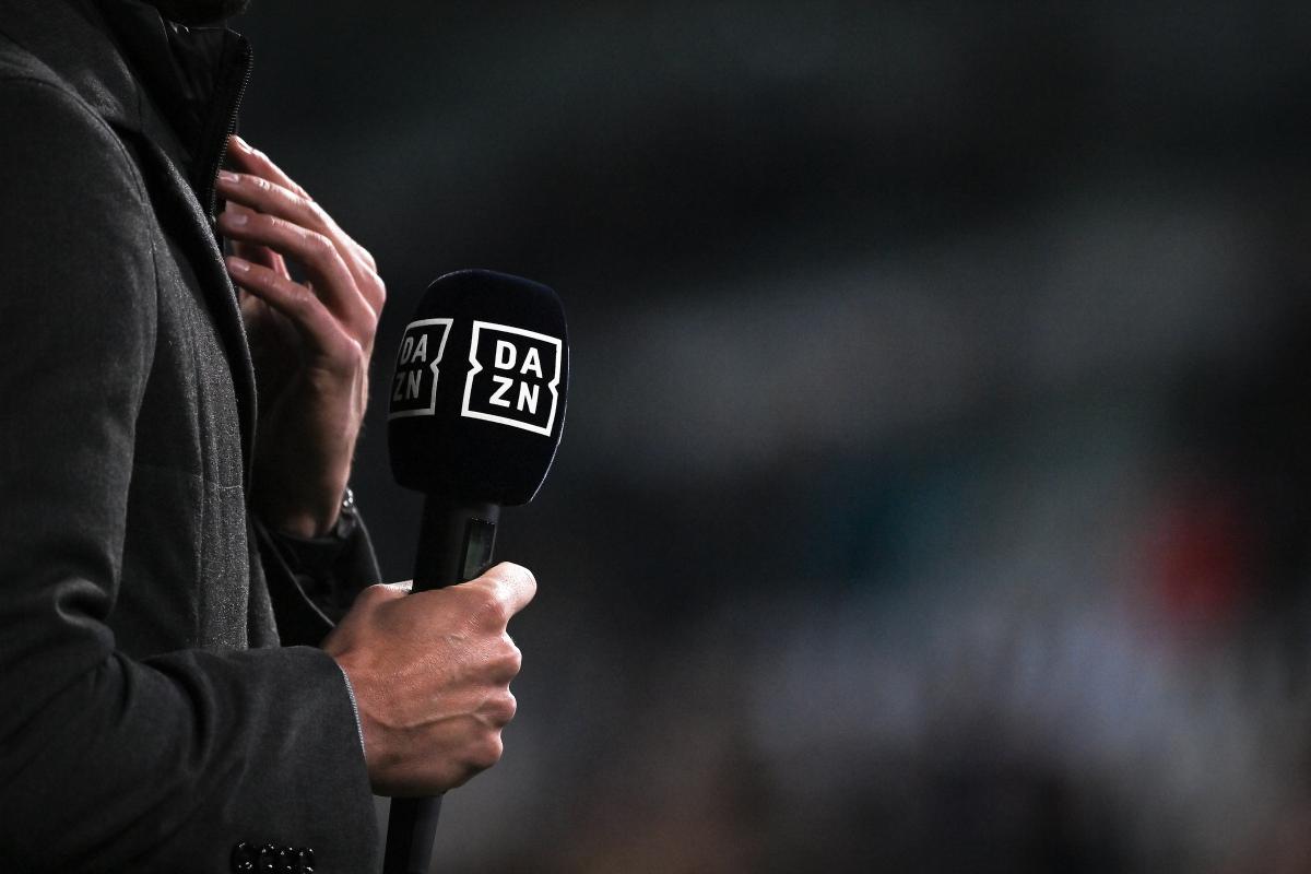 Microfono di dazn prima una gara