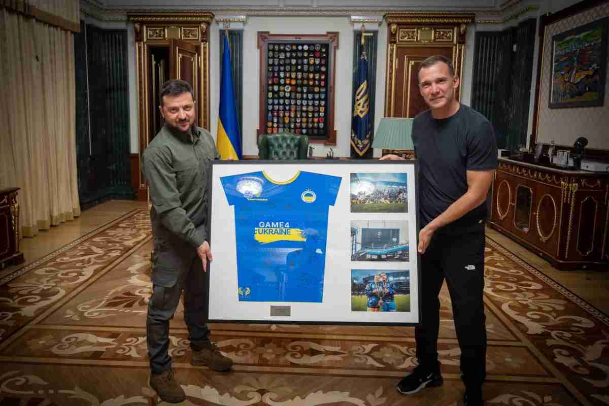 Volodymyr Zelensky e Andriy Shevchenko. (ansa-tvplay)