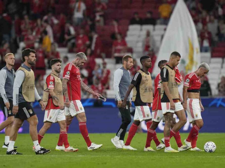 Giocatori del Benfica sconsolati