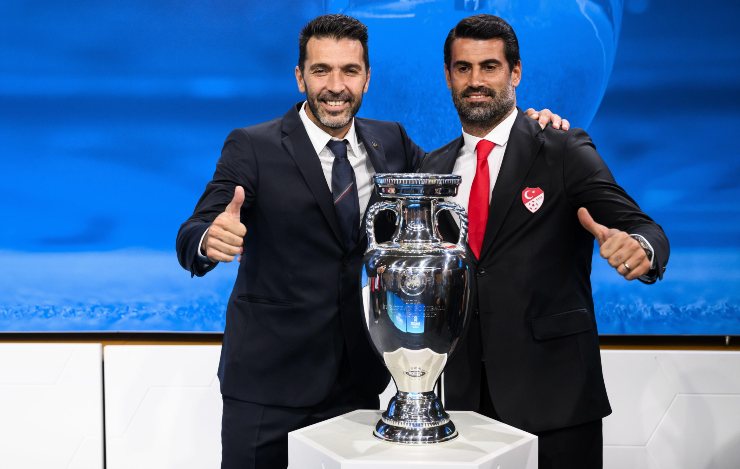 Gianluigi Buffon e Volkan Demirel. (ansa-tvplay) 