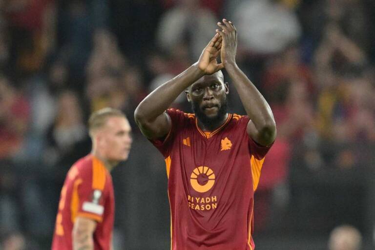 Lukaku applaude