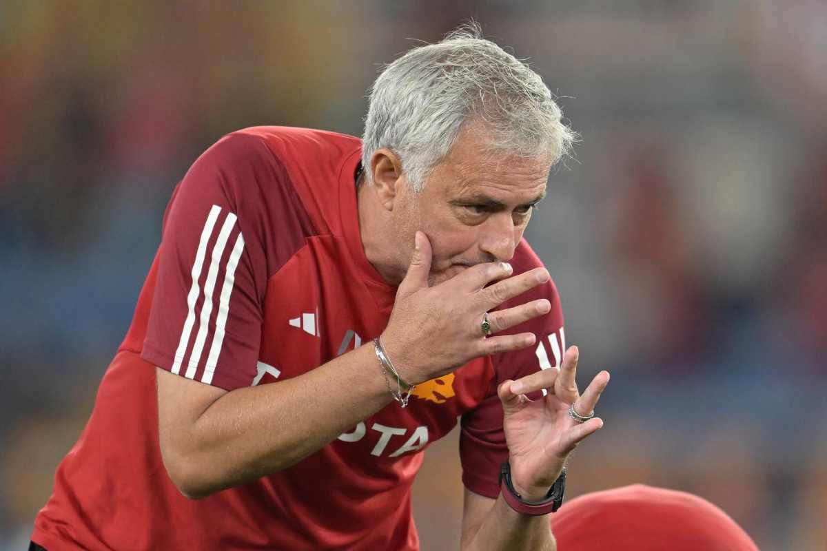 Mourinho esonero Roma Cagliari fake