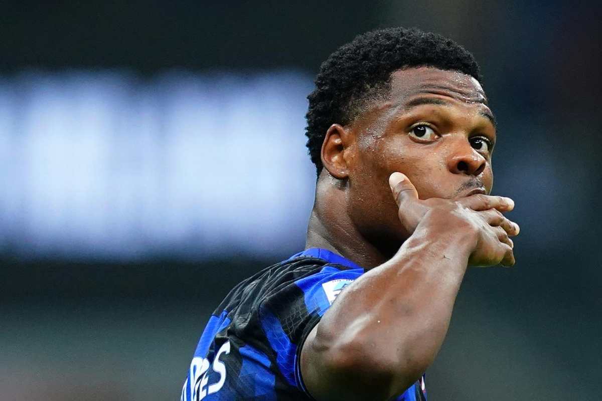 Denzel Dumfries addio Inter