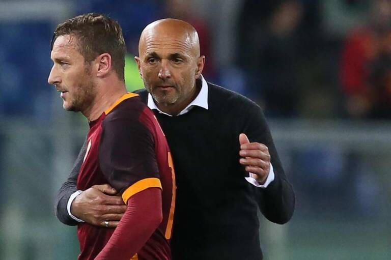 Totti, pace con Spalletti: l&#039;abbraccio emoziona i fan