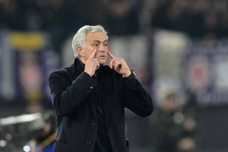 Mourinho vuole un difensore