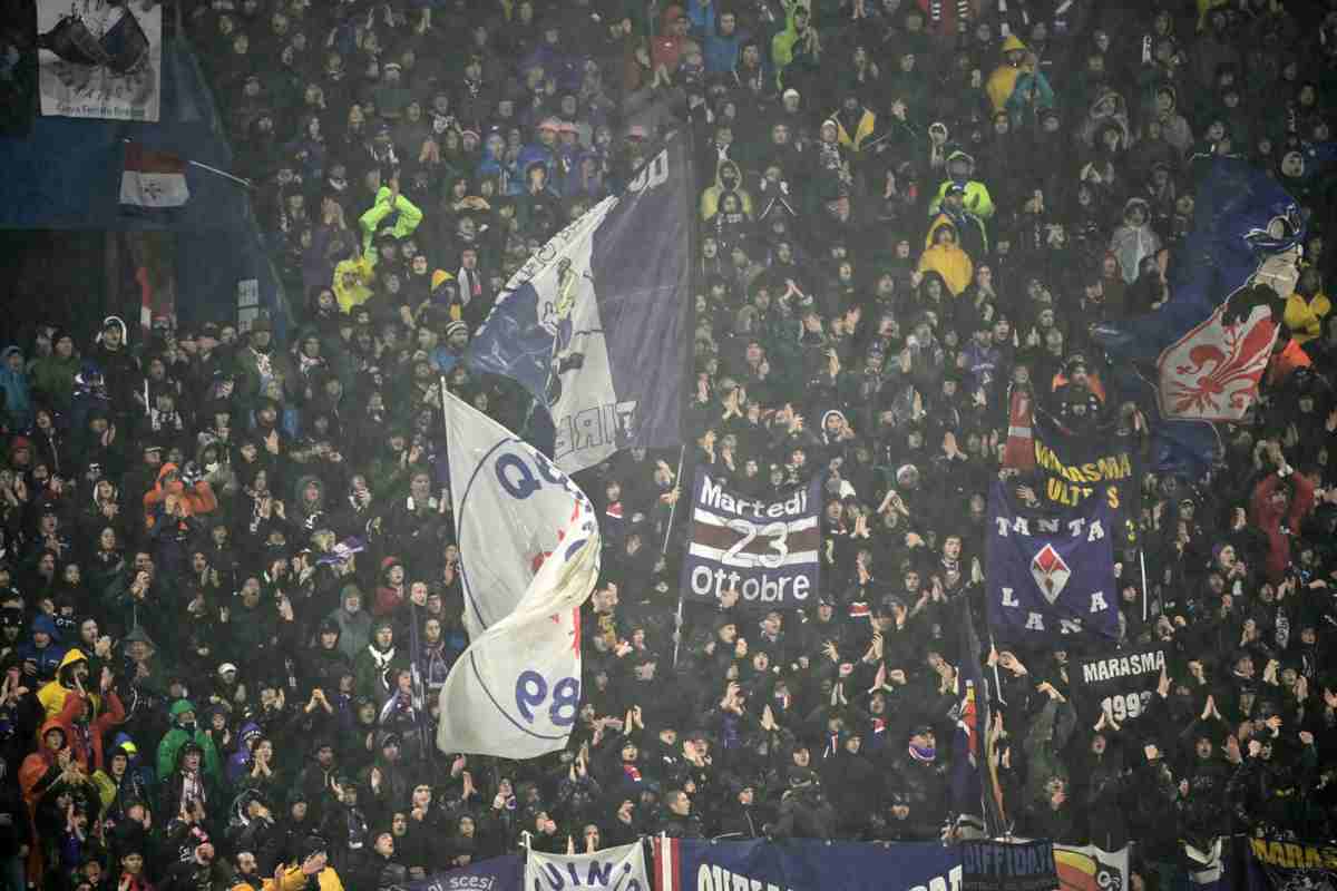 Tifosi della Fiorentina contro la Supercoppa