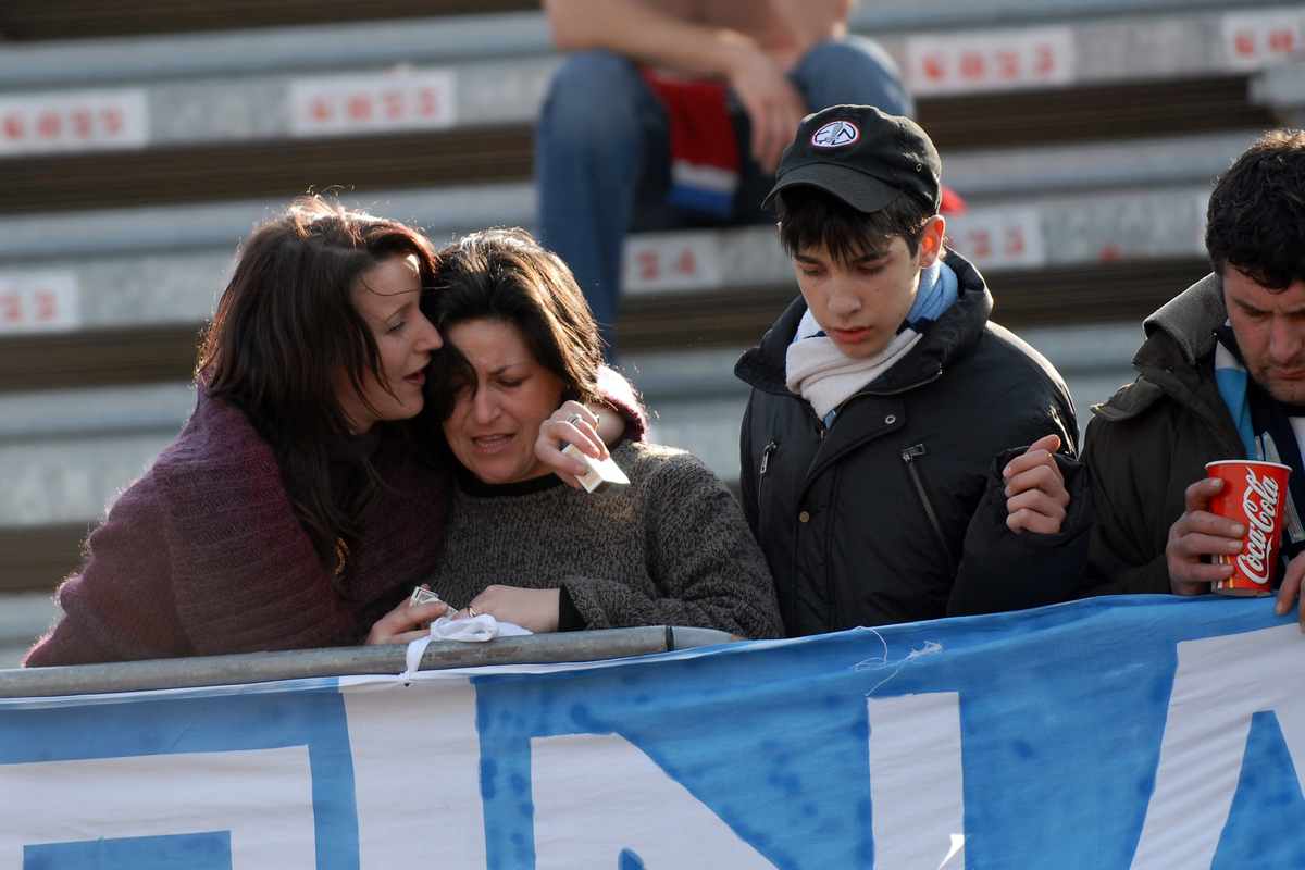 Addio scioccante tifosi increduli