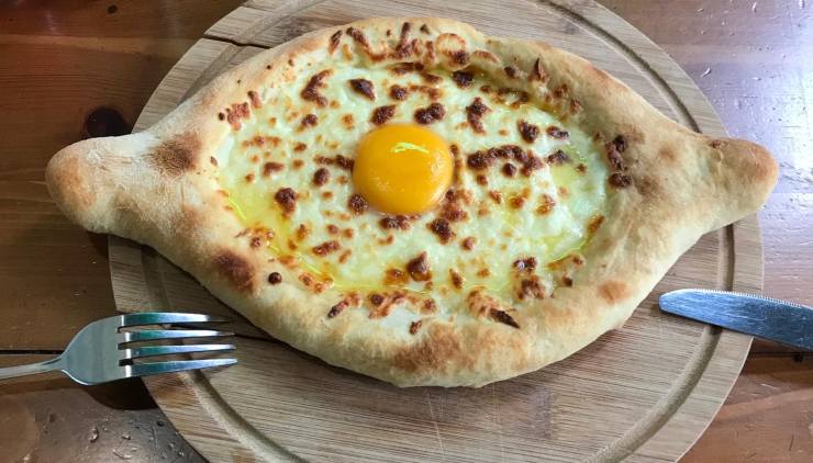 Il Khachapuri Adjaruli