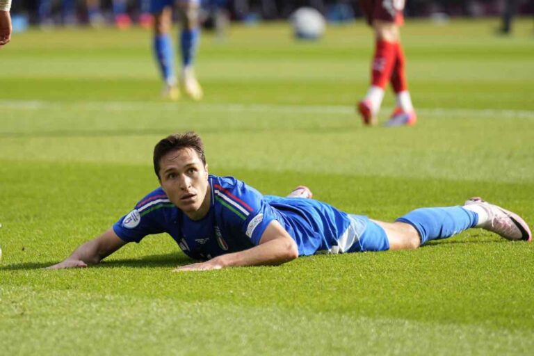 Le parole del tecnico Slot su Chiesa