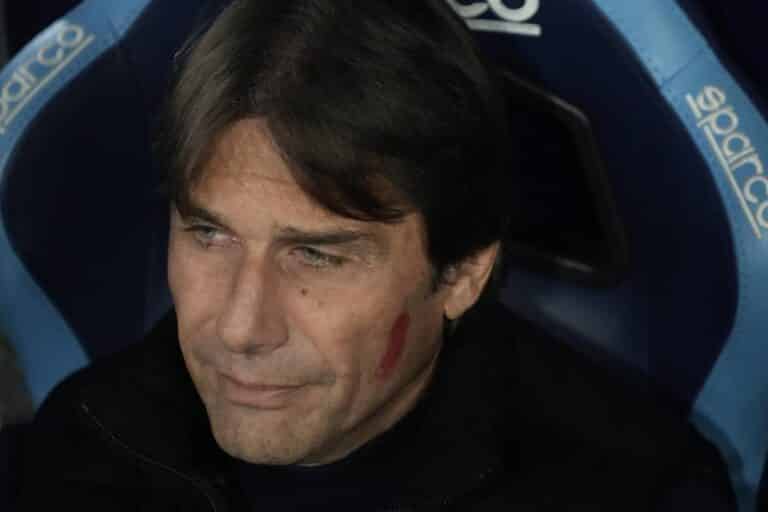 Antonio Conte sulla panchina del Napoli