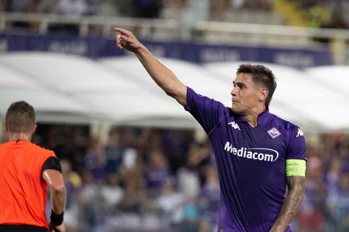 Martinez Quarta con la maglia della Fiorentina