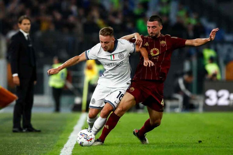 Frattesi in campo contro la Roma