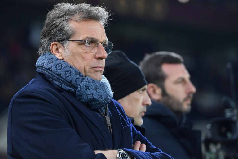 Giuntoli osserva la squadra da bordo campo