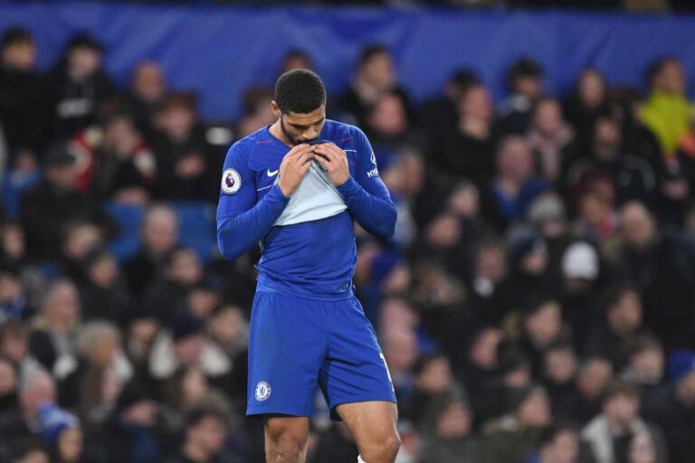 Loftus-Cheek con la maglia del Chelsea