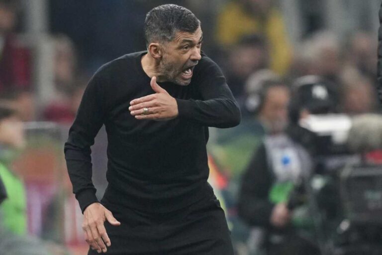 Sergio Conceicao dà indicazioni ai suoi in Milan-Roma
