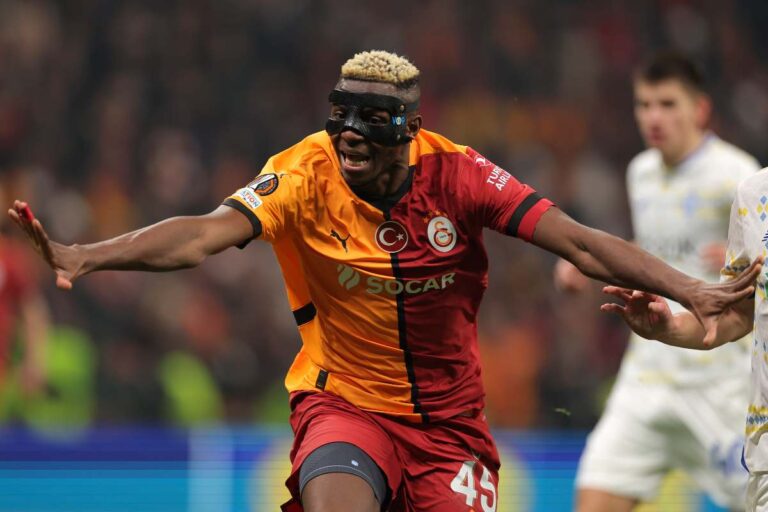 Osimhen festeggia un gol col Galatasaray
