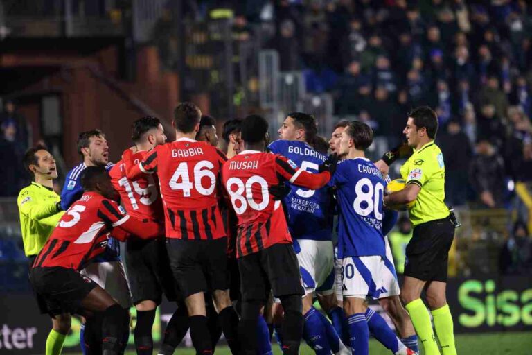 La rissa tra giocatori del Milan e del Como