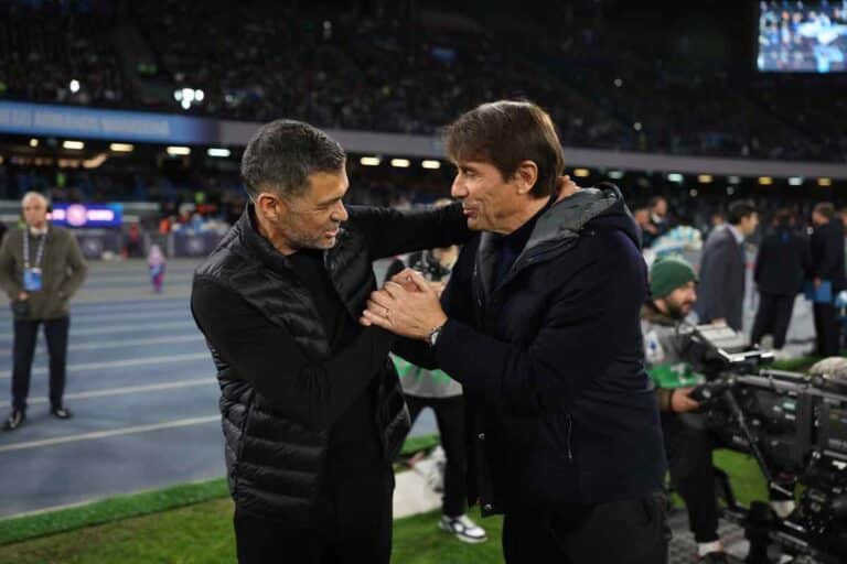 Conceicao stringe la mano a Conte