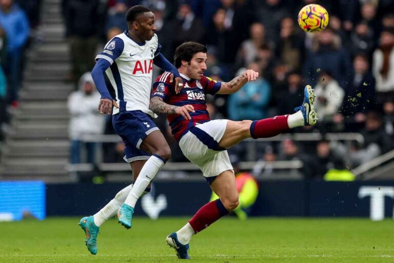 Sandro Tonali in Newcastle-Tottenham