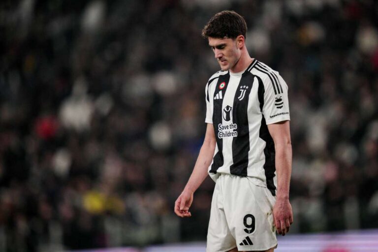 Vlahovic deluso in campo