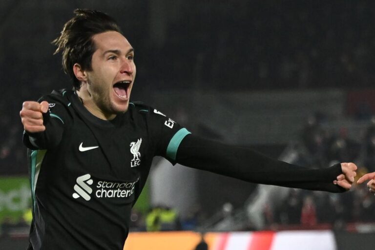 Federico Chiesa esulta