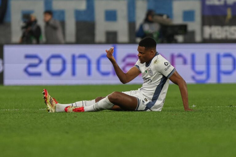 Denzel Dumfries in campo