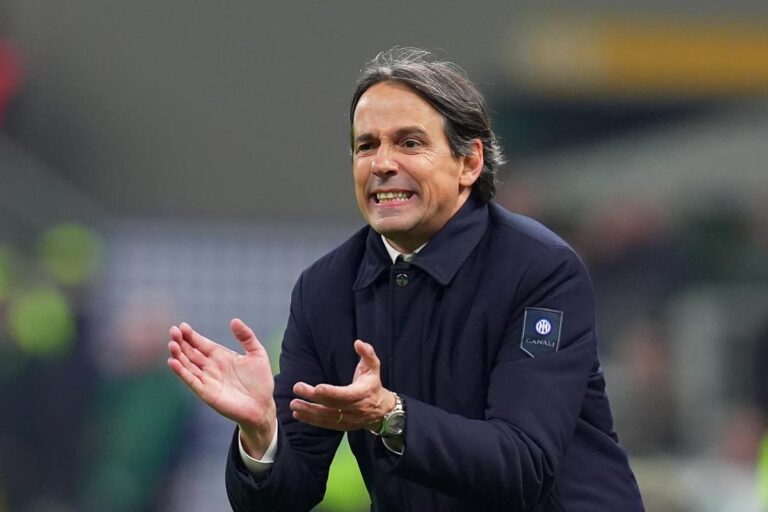 Simone Inzaghi dà la carica ai suoi giocatori