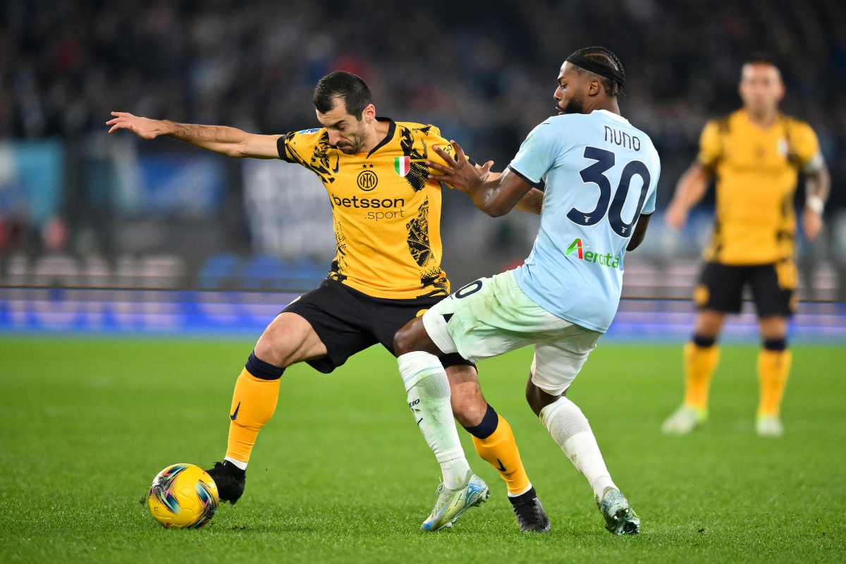 Nuno Tavares in campo con la Lazio