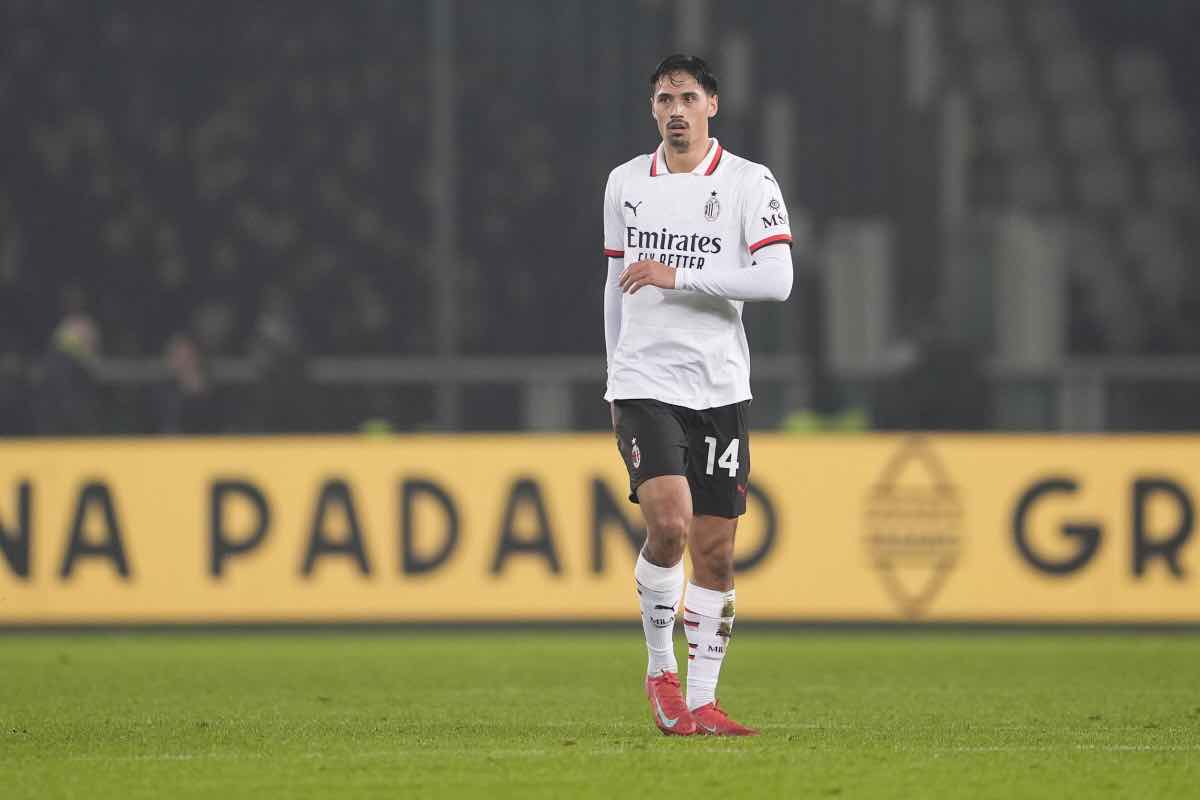 Reijnders in campo con la maglia del Milan