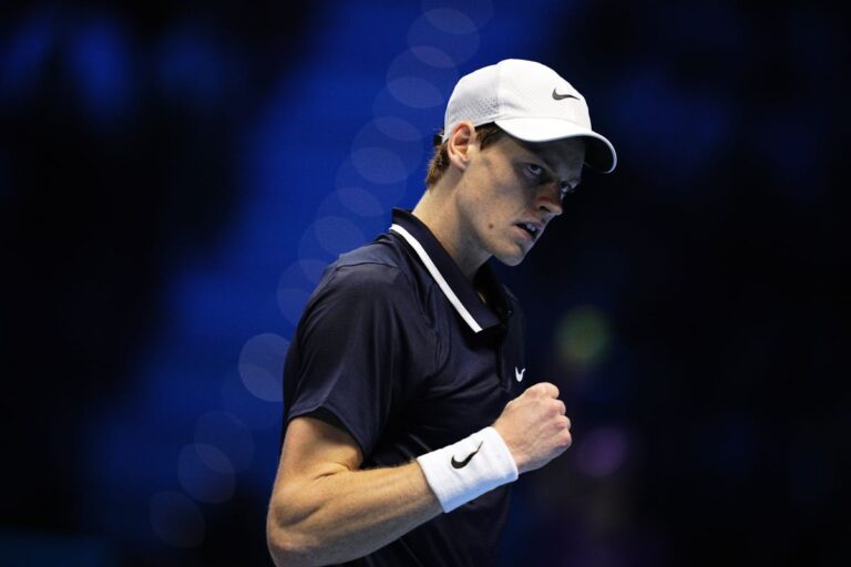 Sinner esulta in campo