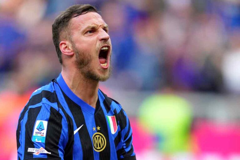 Arnautovic festeggia dopo un gol con la maglia dell'Inter