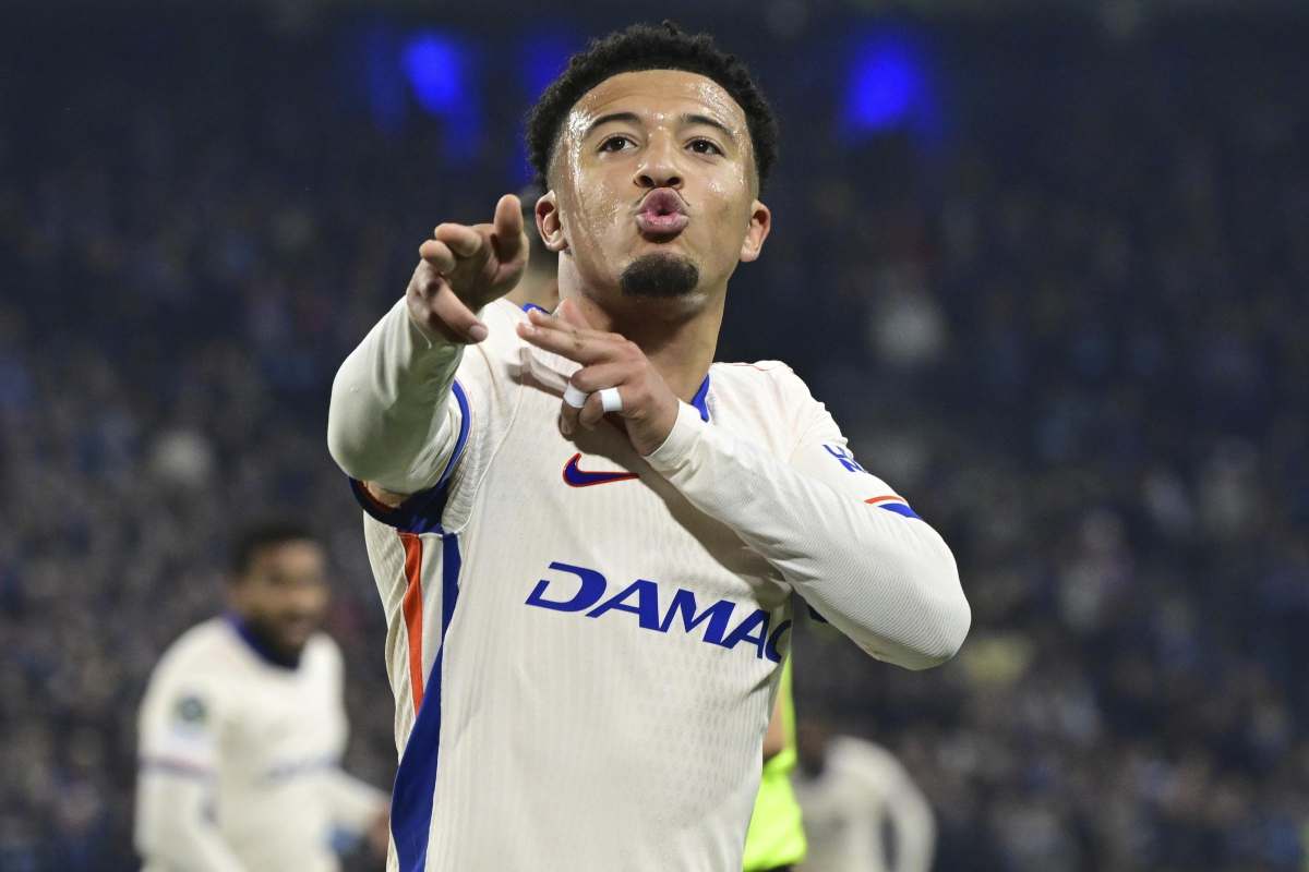 Jadon Sancho festeggia un gol