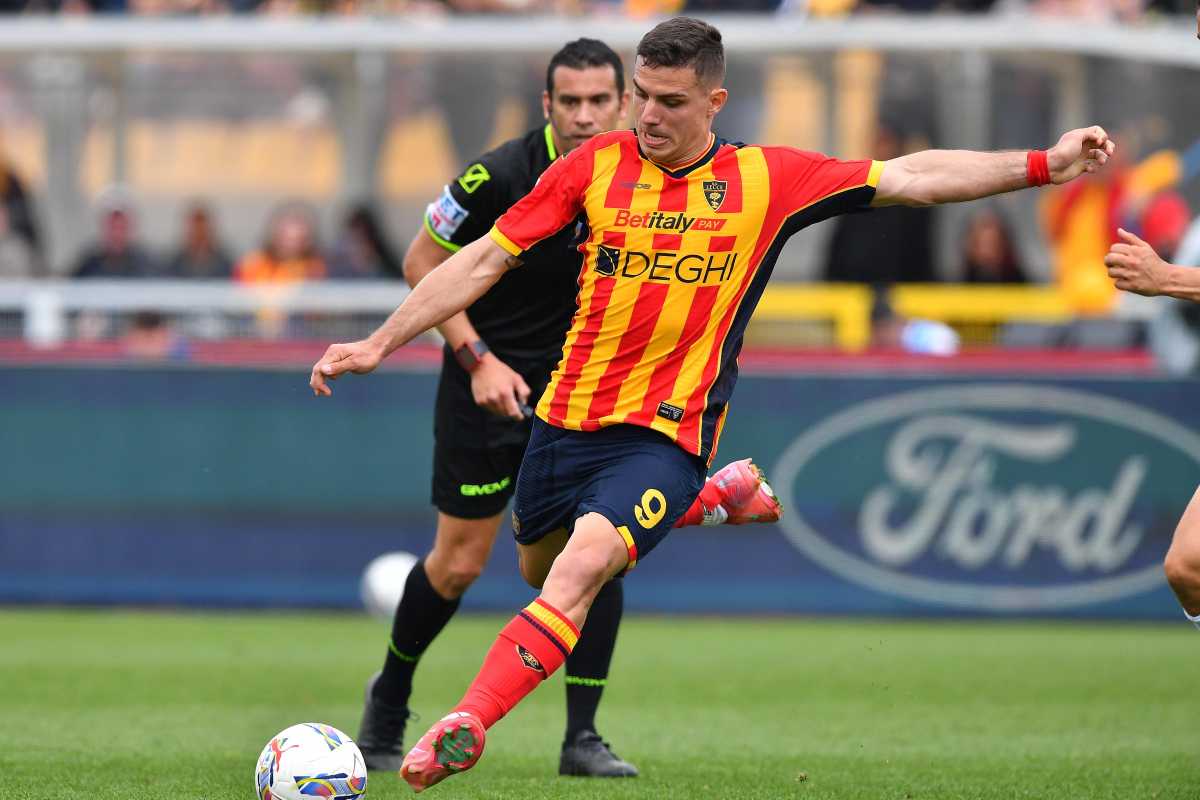 Krstovic in azione con la maglia del Lecce